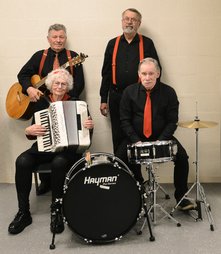 Muzikanten Zangkoor de Kadeklinkers